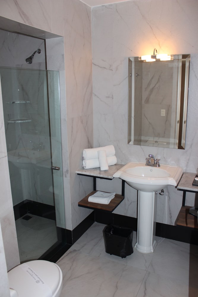 غرفة بسرير كينج، Hotel Plaza Revolucion 4/5