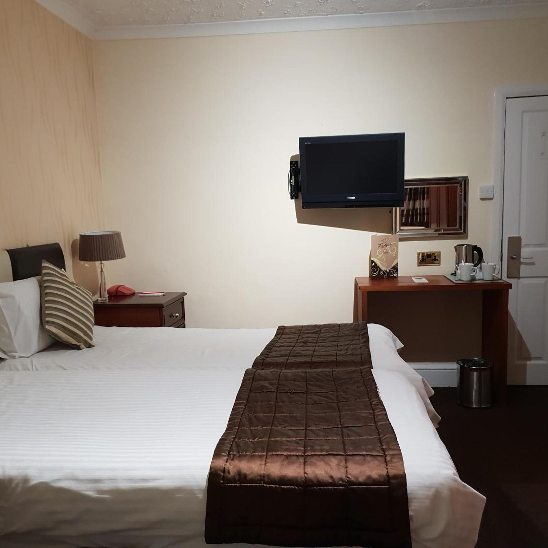 Ascot Hotel 33/50