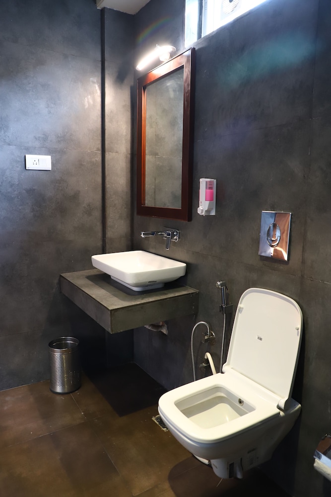 Lavanya Motel 35/51