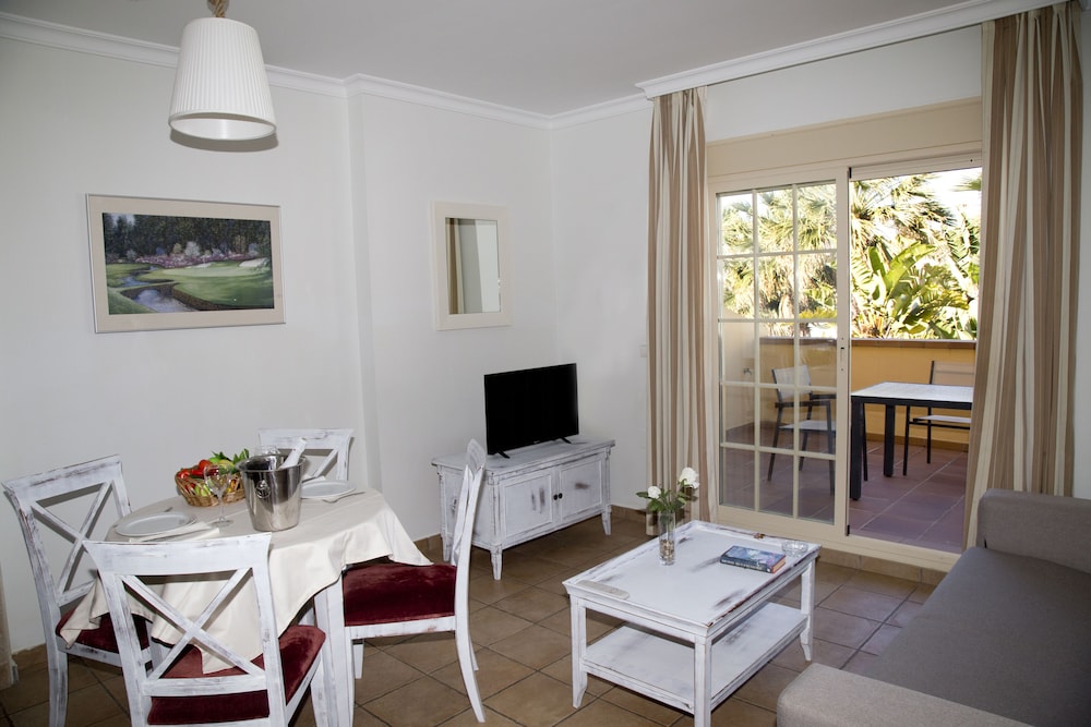 Vista Real Apartments 25/45