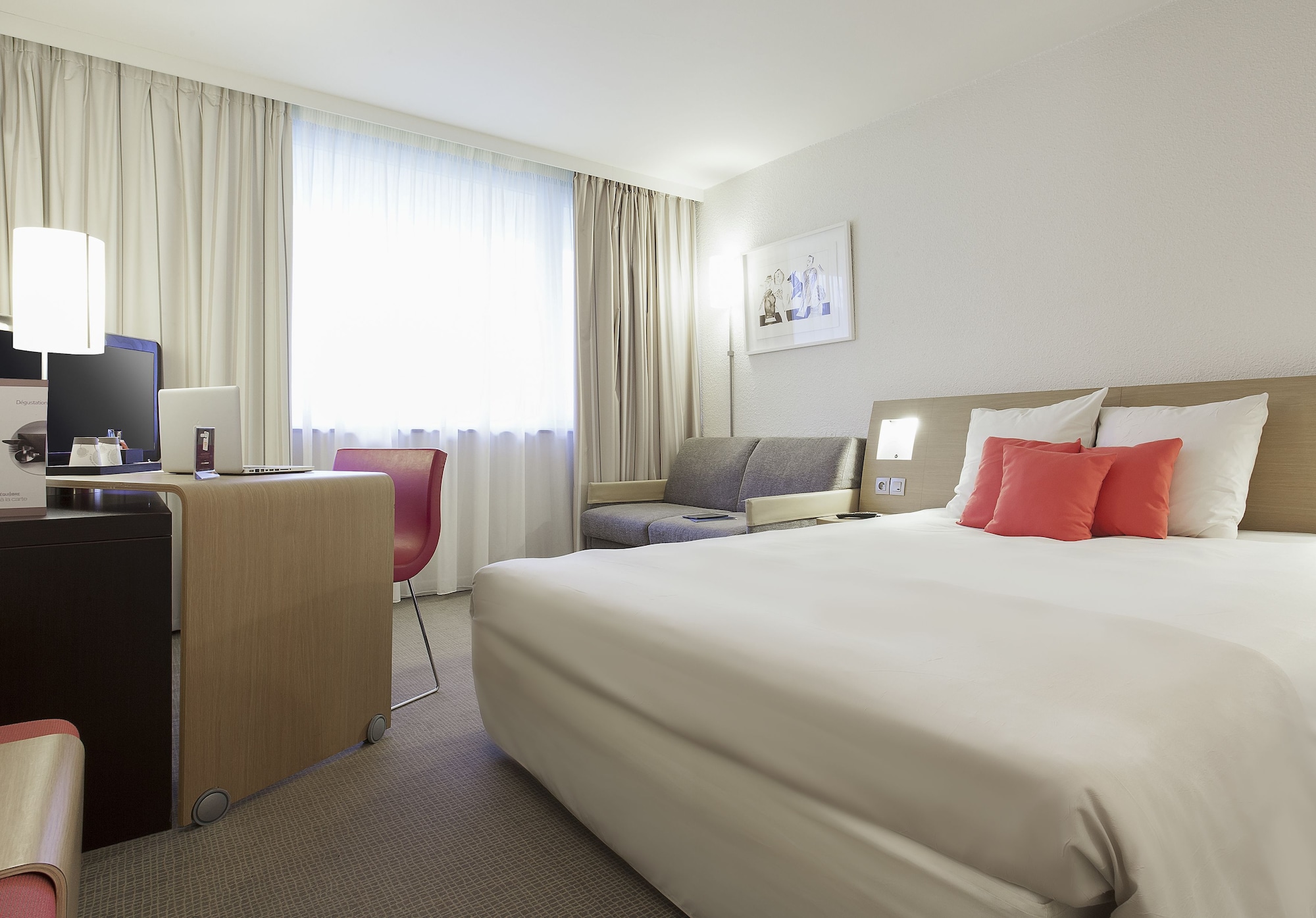 Classic, Double Bed, Sofa, NOVOTEL LILLE AEROPORT 5/10