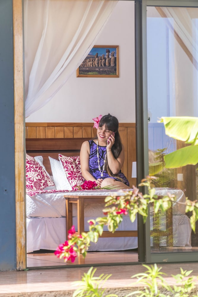 Hotel Y Cabanas Henua Iti 5/50
