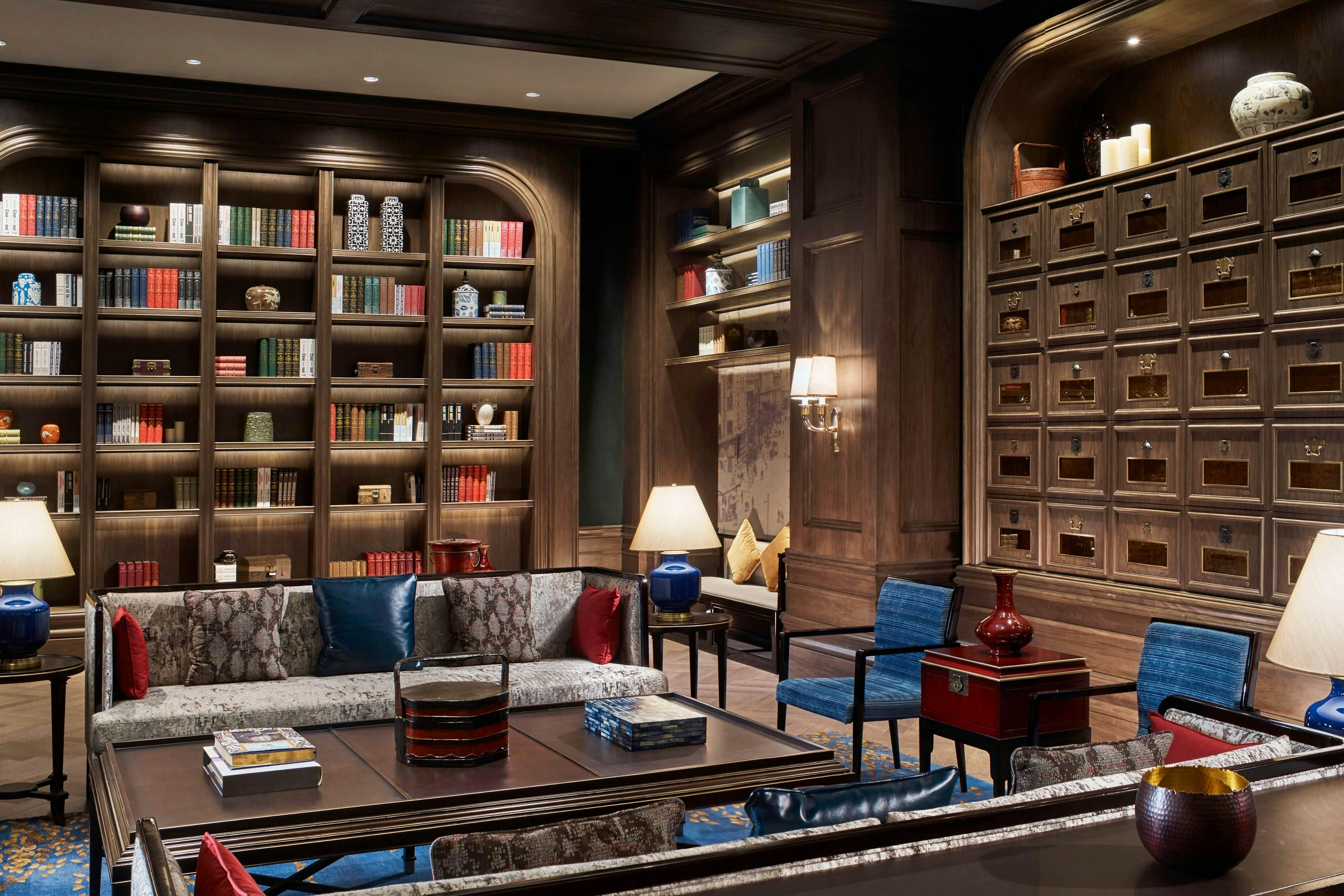 Portman Ritz Carlton 32/43