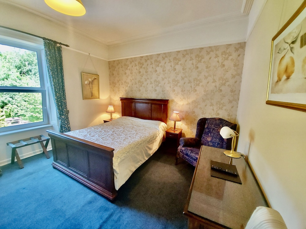 ROOM, SINGLE, DOUBLE BED