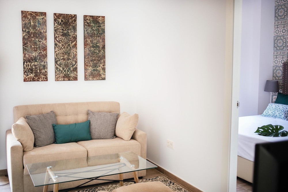 Feelathome Martires Apartments 41/74