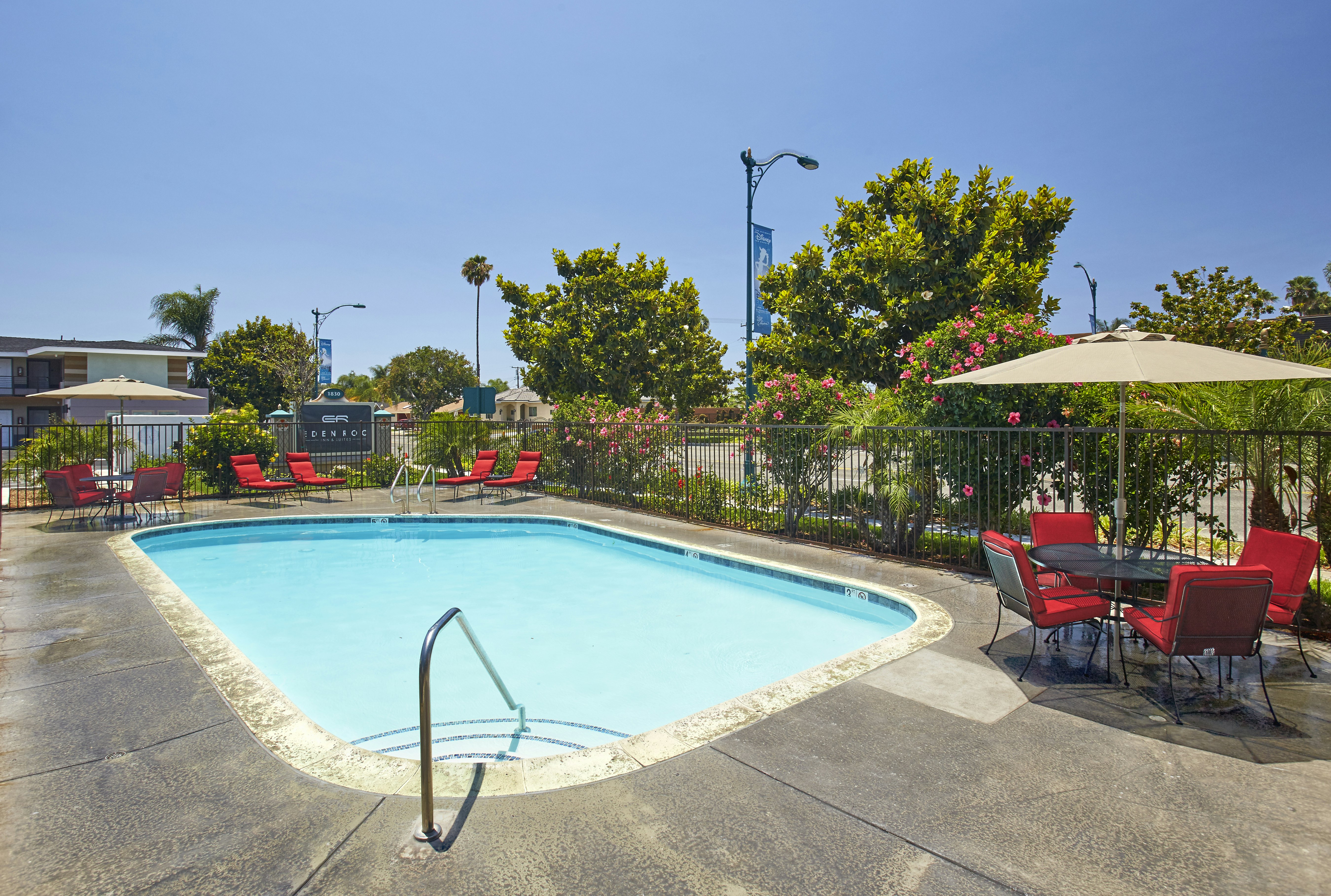 Eden Roc Inn Suites 22/22
