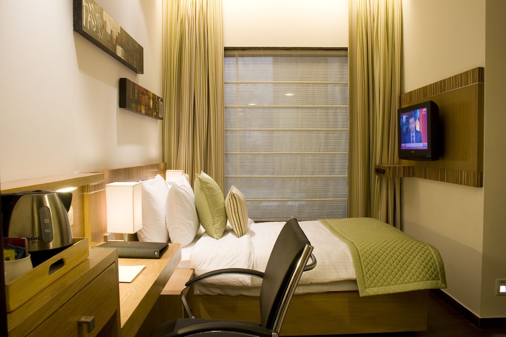 Shervani Nehru Palace Hotel 24/38