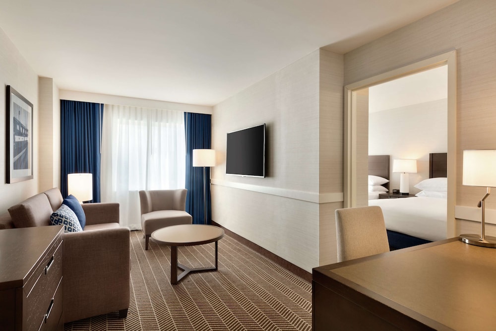Embassy Suites by Hilton Boston at Logan Airport 23/65
