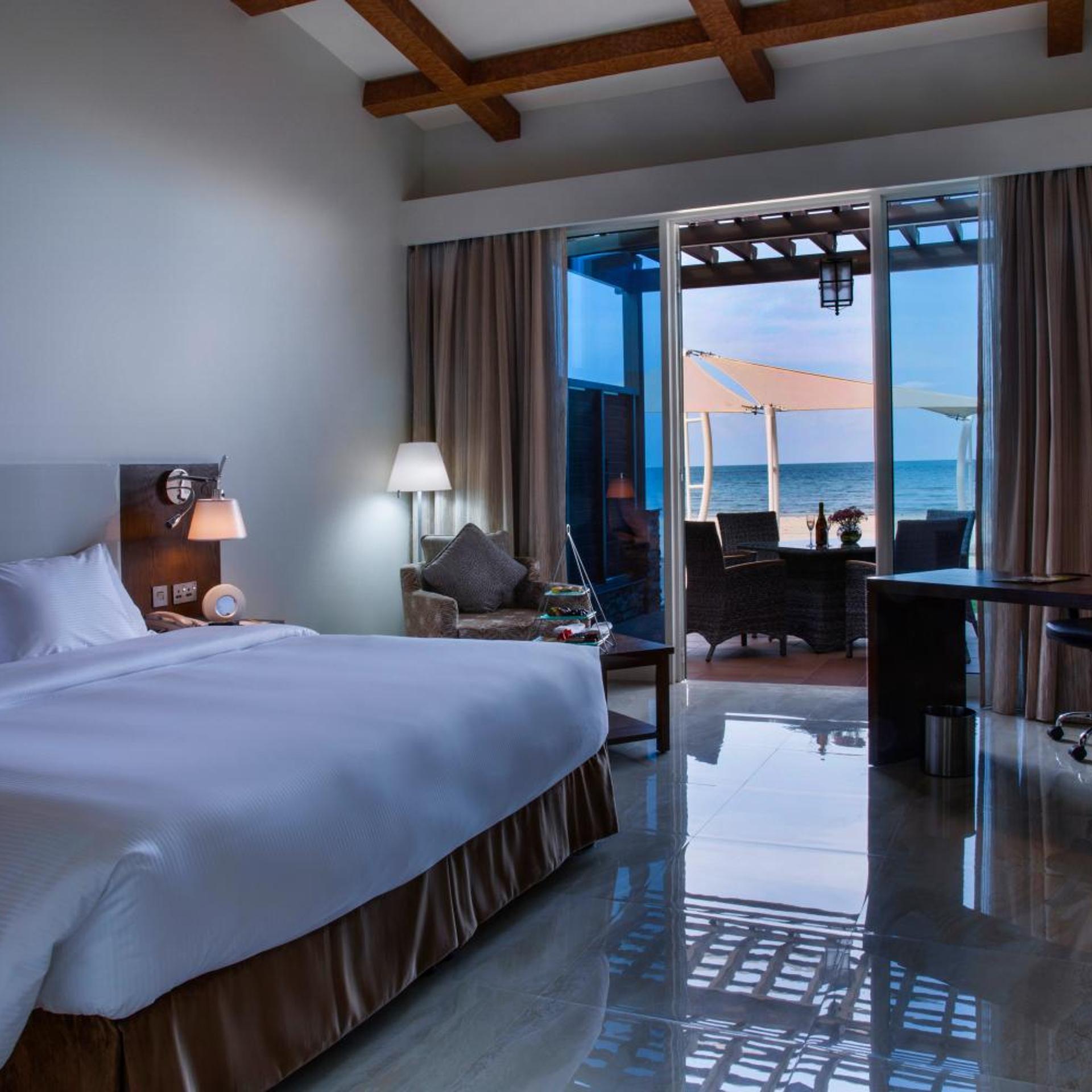 Premium, Chalet, King Bed, Beach Front, Private Garden, Terrace