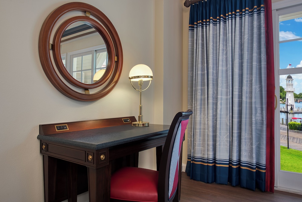 Disneys Yacht Club Resort 10/50