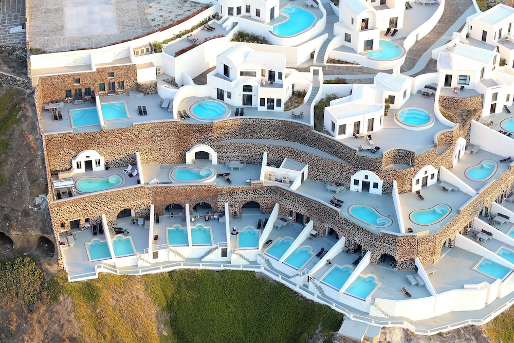 Grand Ambassador Santorini Hotel 72/78