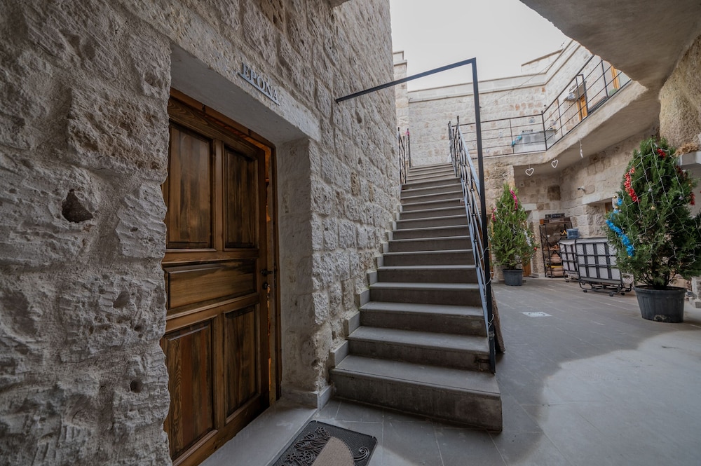 Belenus Cave Hotel 4/50