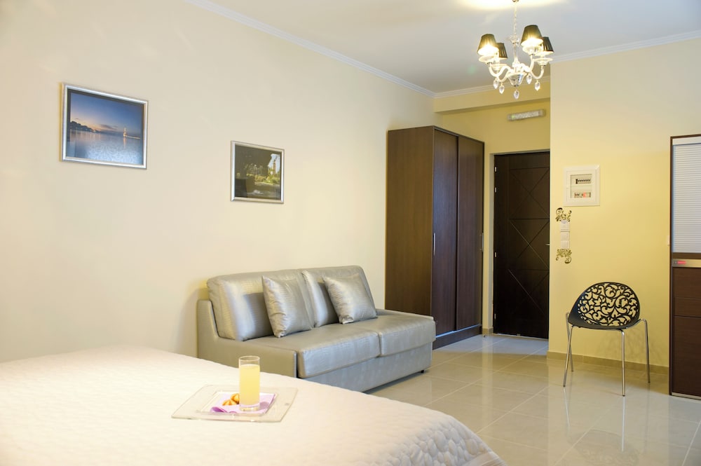 Areti Suites 33/50