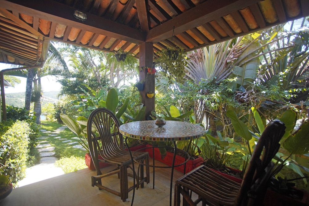 Cliffside Luxury Inn 37/48