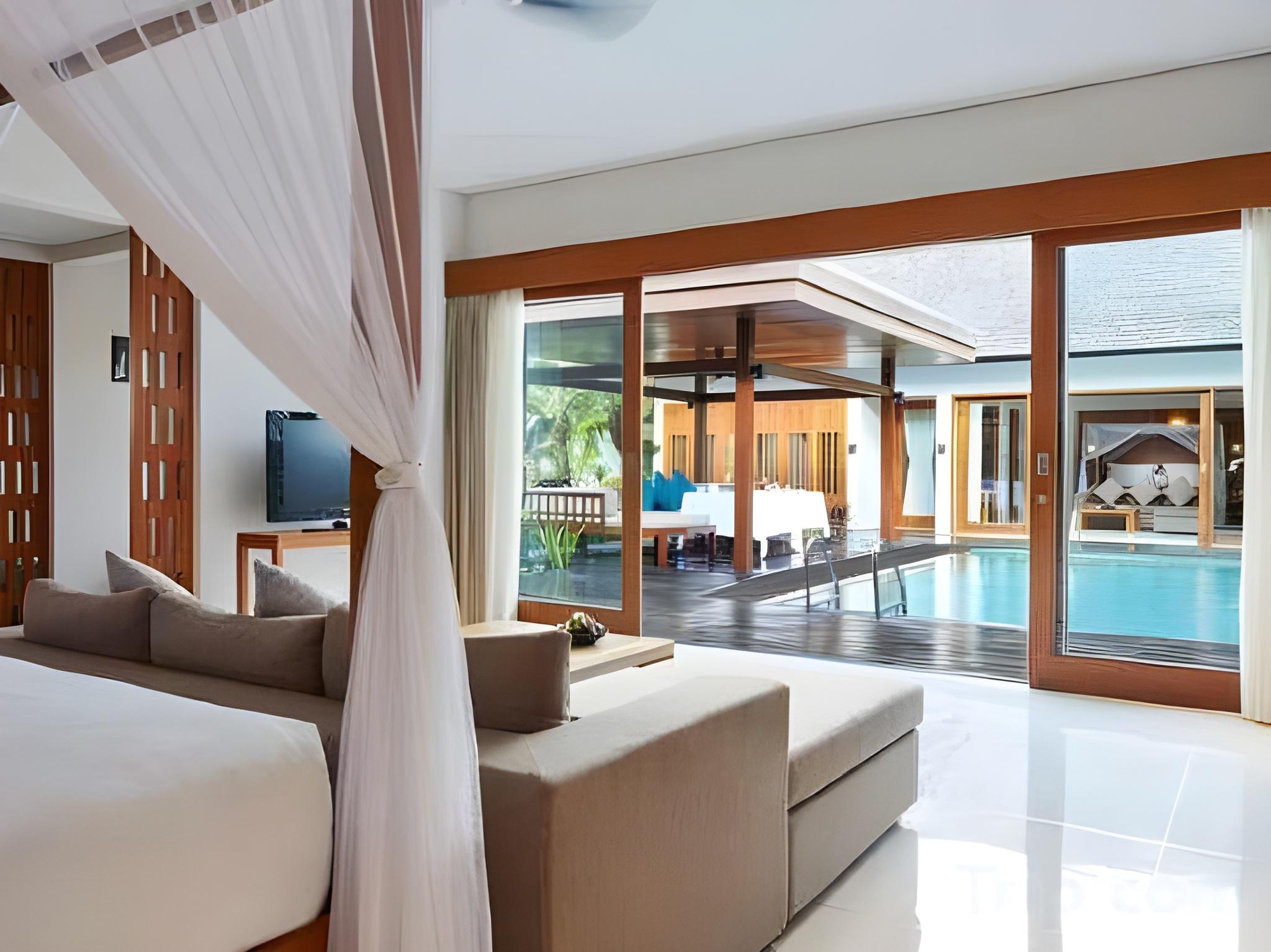 2 Bedrooms, Royal, Courtyard, Villa