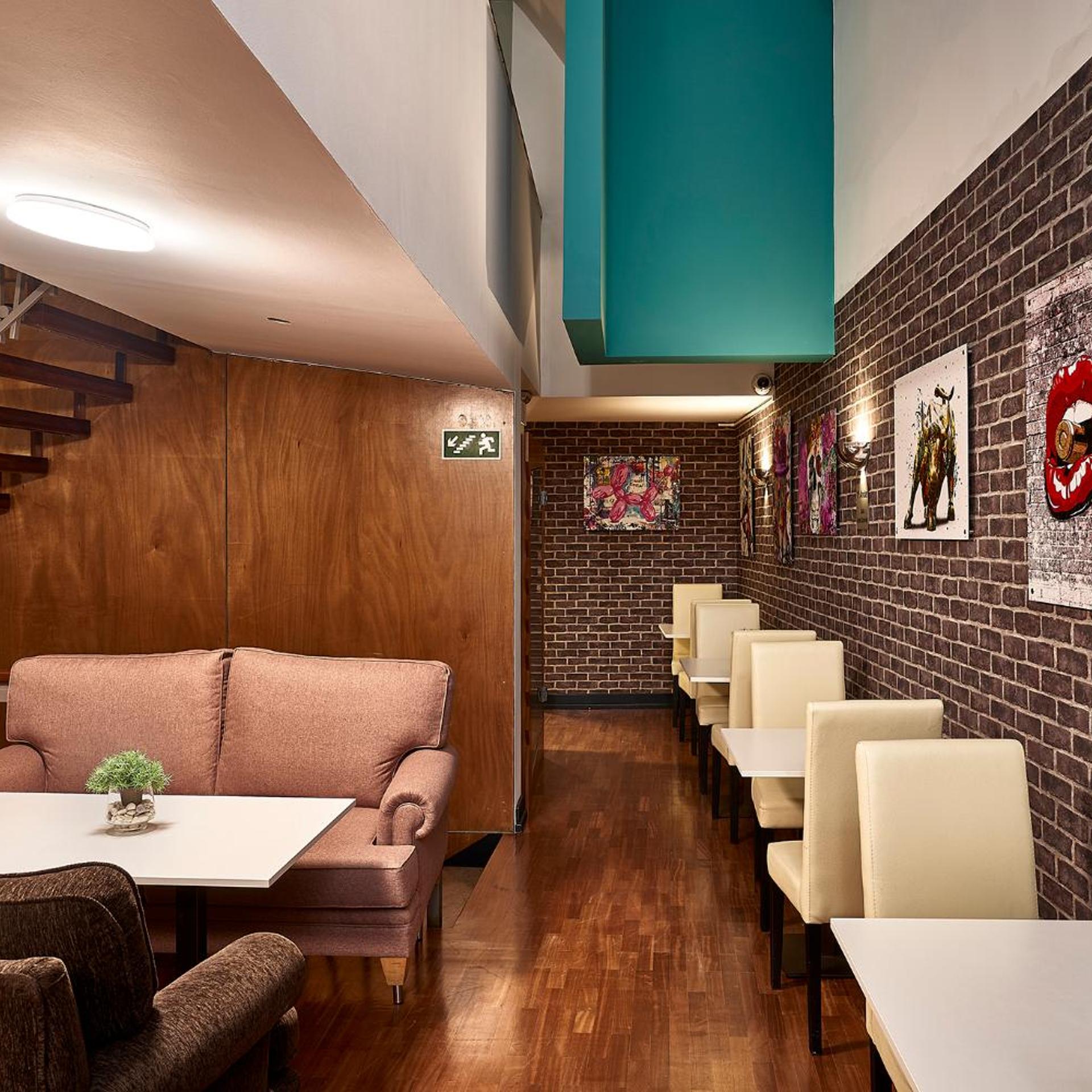 Jose Estevao Hotel 34/55