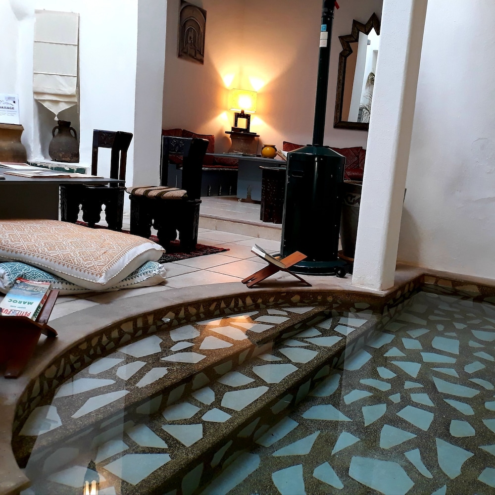 Riad Safir 24/49