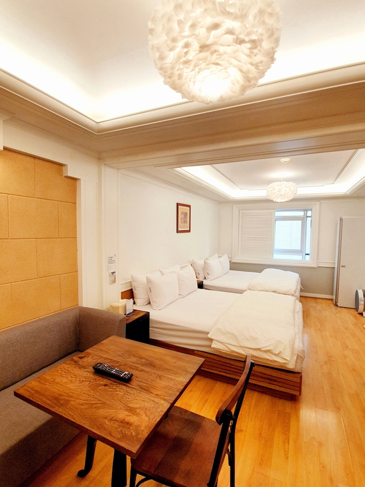 Uneed Hotel 45/60