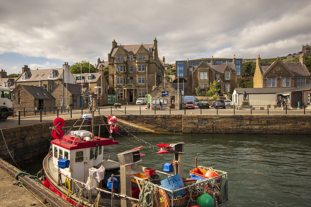 The Stromness Hotel 36/46