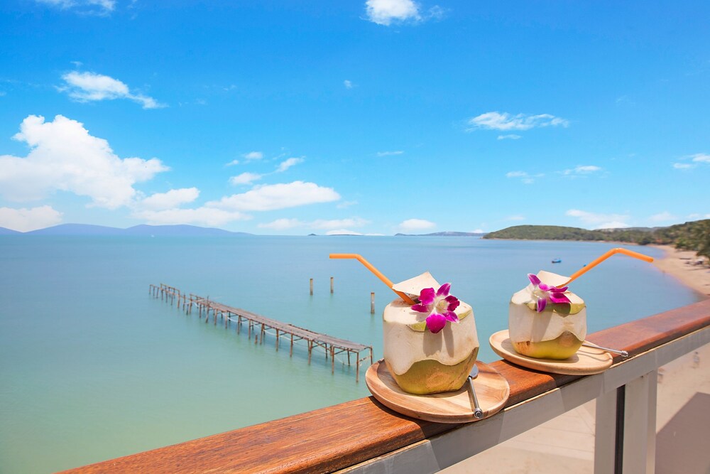 Enjoy Beach Hotel 66/73