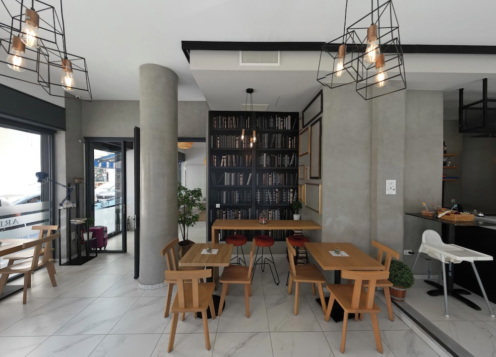 Tins Hotel City 34/50