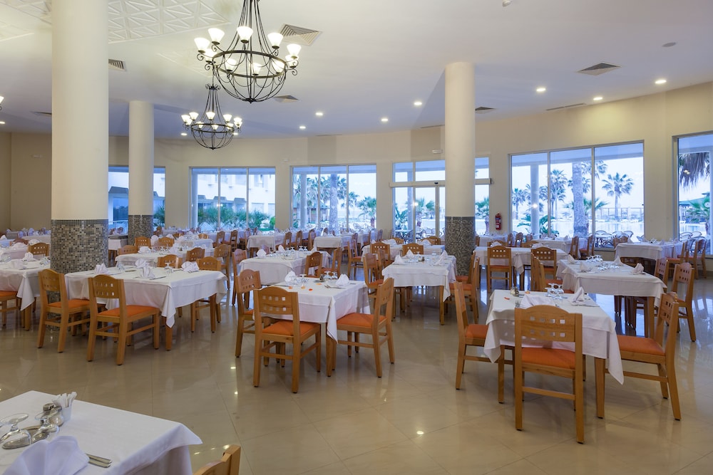 Khayam Garden Beach Resort & Spa 34/61