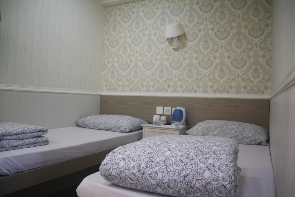 K & B Hostel 6/64