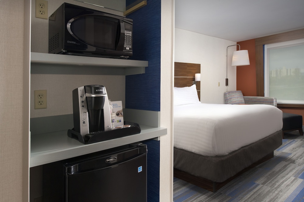 Holiday Inn Express And Suites Altoona I 99 21/62