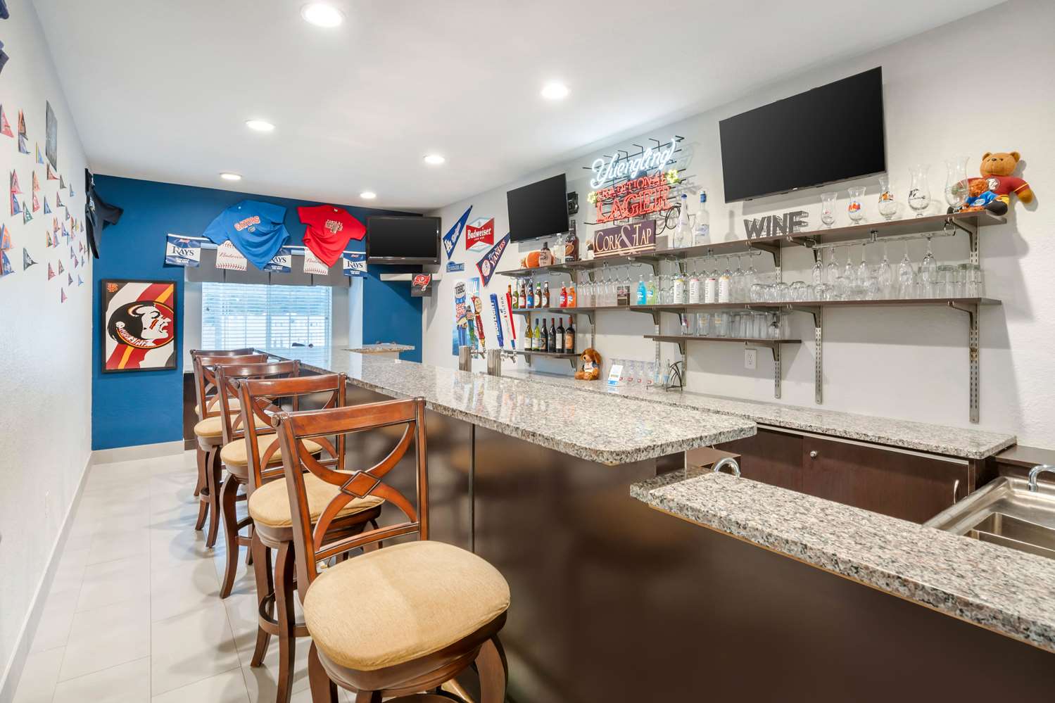 Microtel Inn and Suites by Wyndham Brooksville 44/53