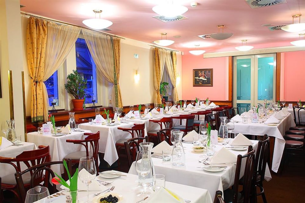U Divadla Hotel 28/40