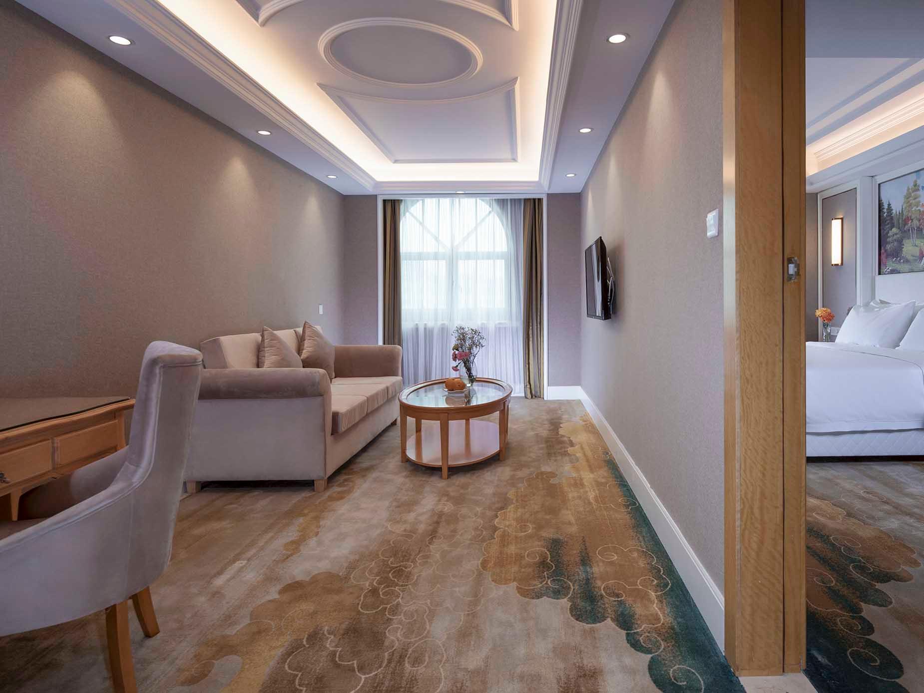 Vienna Hotel (Shenzhen Pingdi Huancheng South Road) 38/49