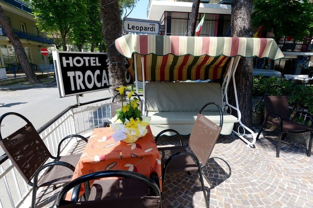 Trocadero 6/42