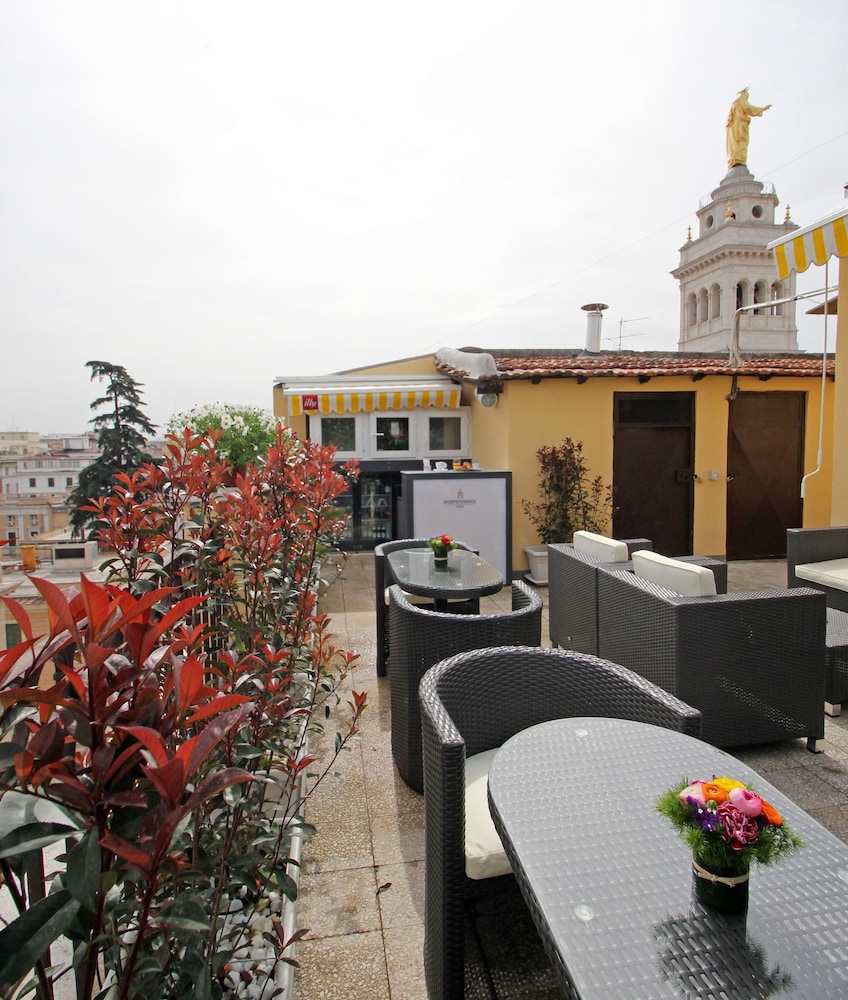 Indipendenza Hotel 41/50