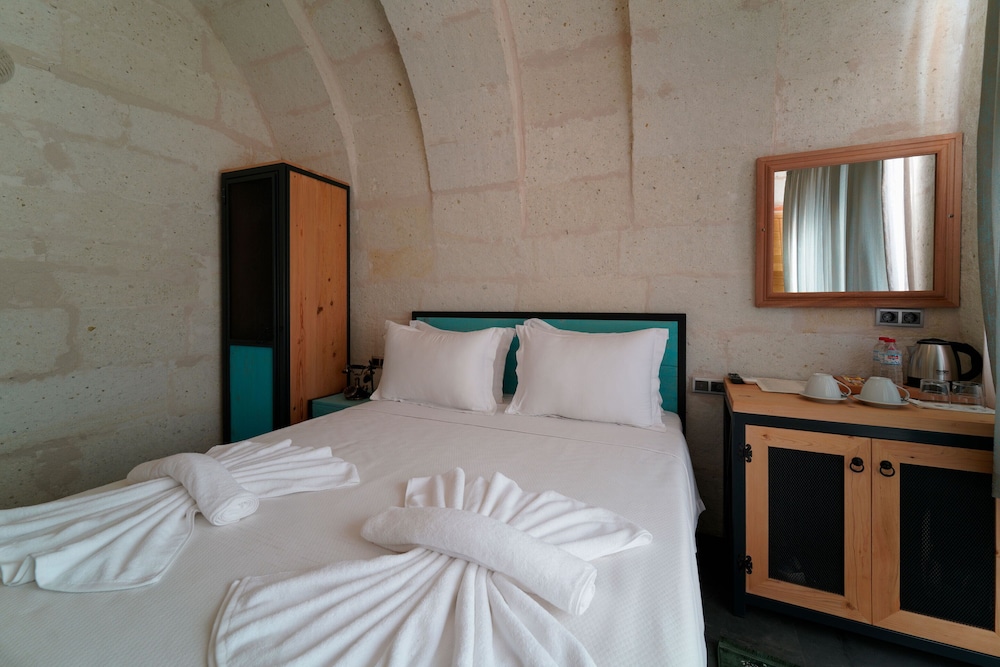 The Niche Cave Hotel +12 Adult 7/50