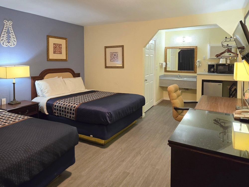 غرفة قياسية بسريرين كوين، Rodeway Inn & Suites Blythe I-10, CA 5/10