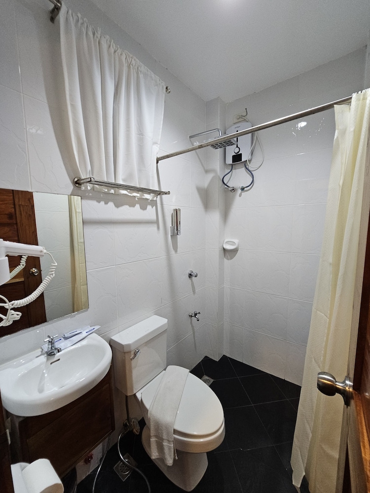 Cocoloco Boracay Beach Resort 68/74