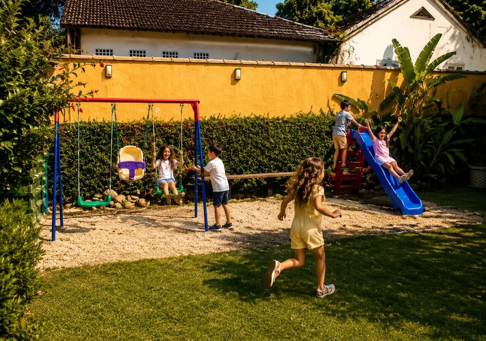 Casa Encantada Hotel & Suites 47/59