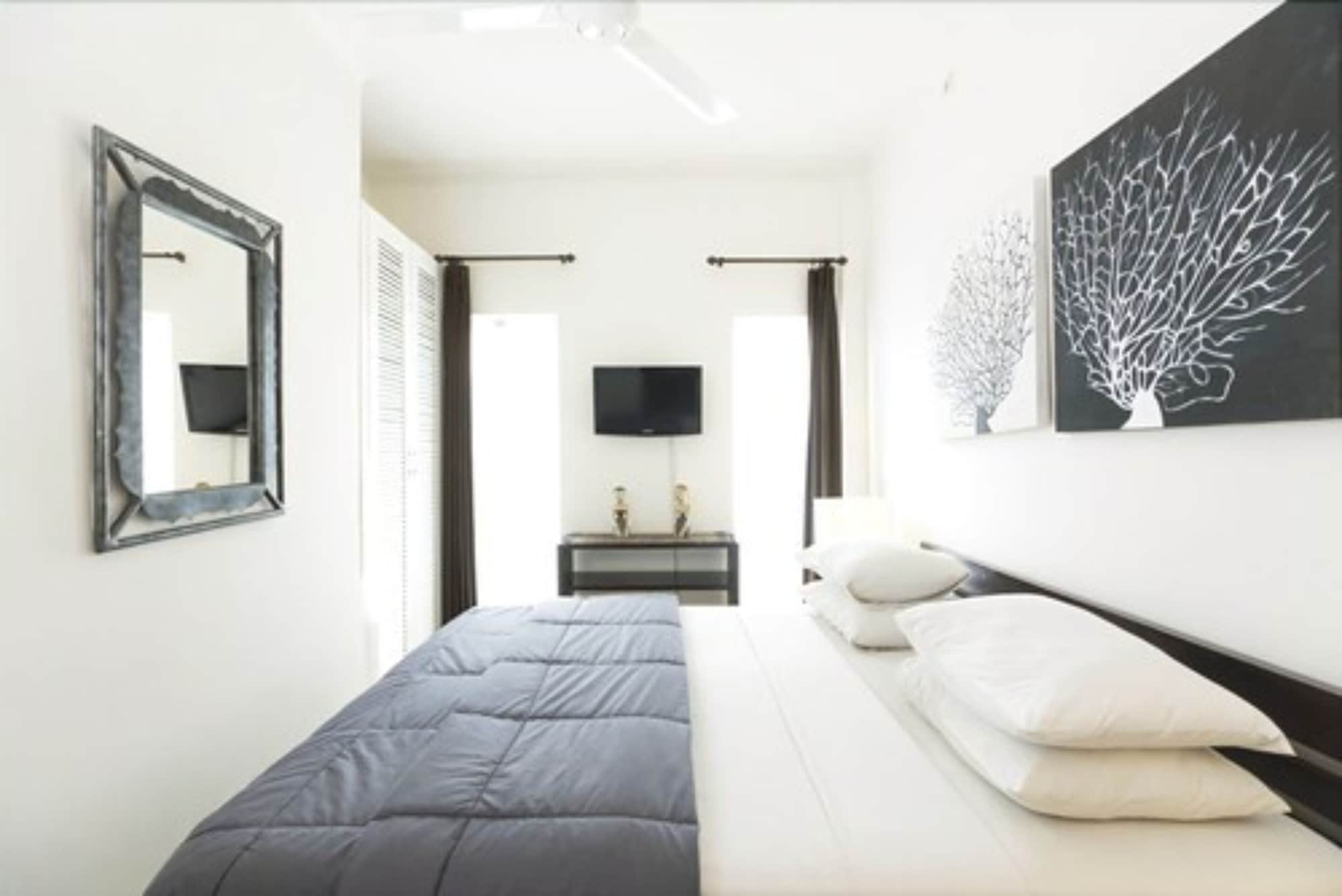 2 BEDROOMS, DELUXE, APARTMENT