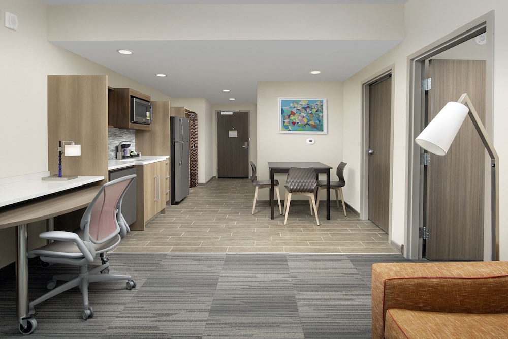 Home2 Suites by Hilton Miami Doral/West Airport, FL 41/43