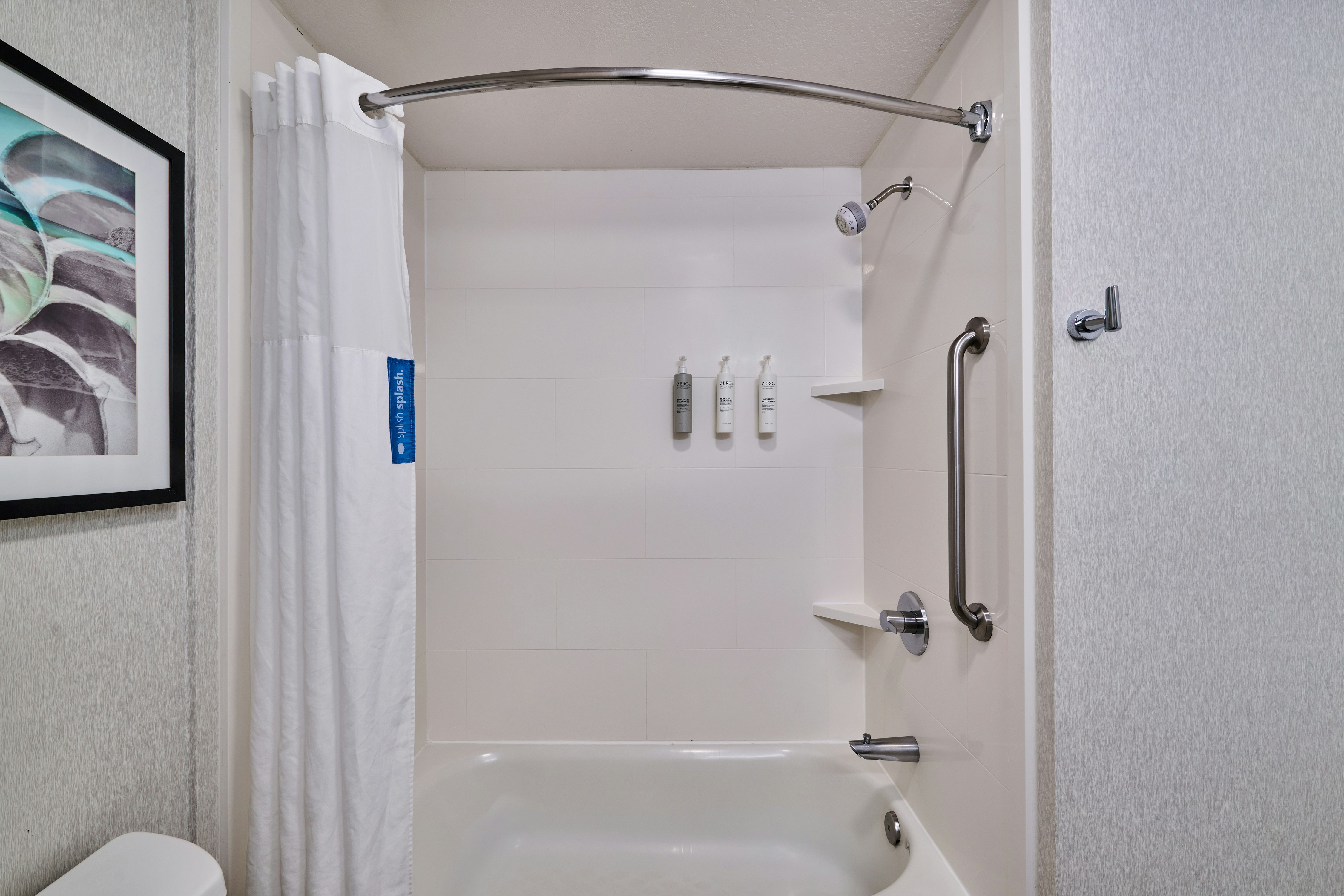 غرفة بسرير كينج بشرفة، Hampton Inn and Suites Hermosa Beach 7/7