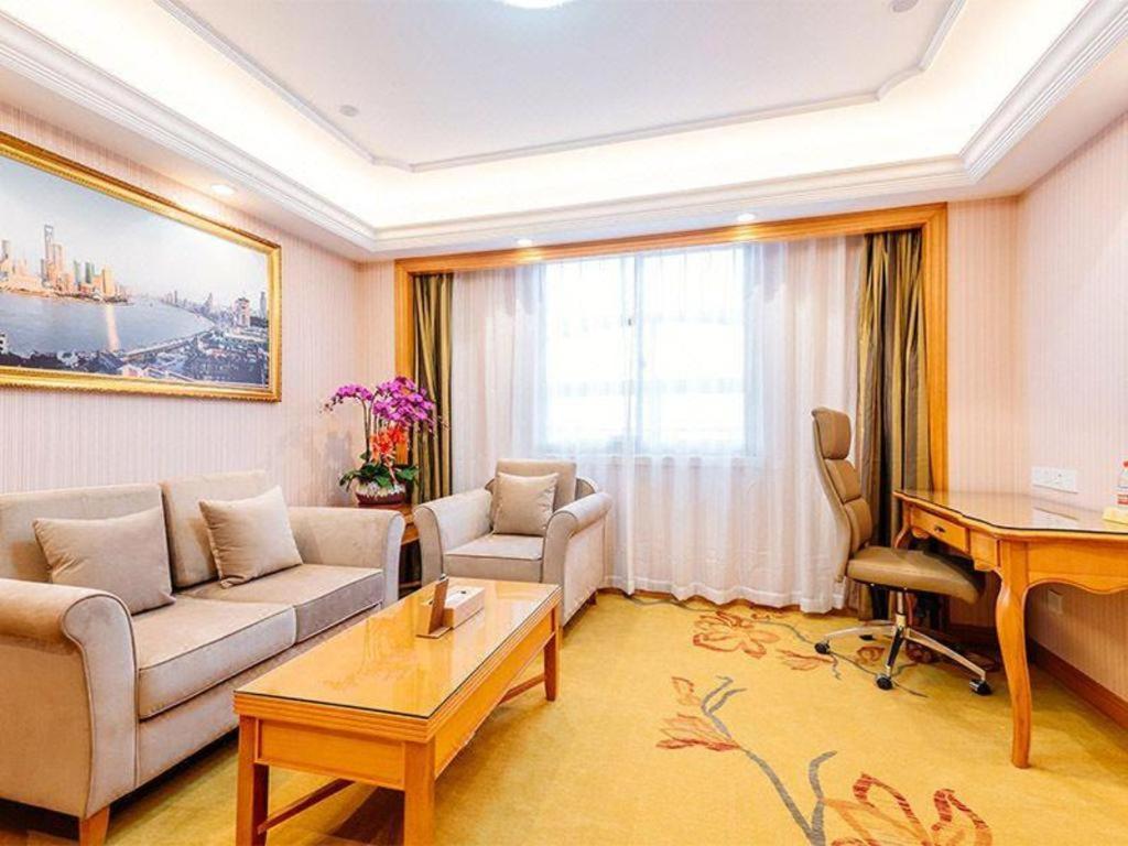 Vienna International Hotel (Shanghai Dishui Lake Lingang New City) 49/64