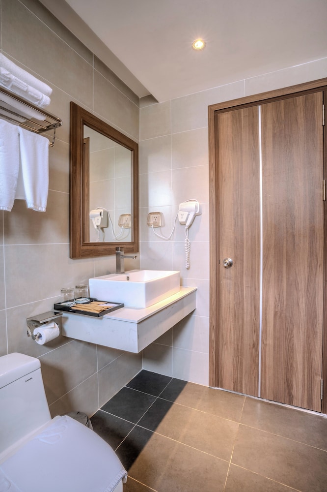 Astica Hotel Nha Trang 50/50