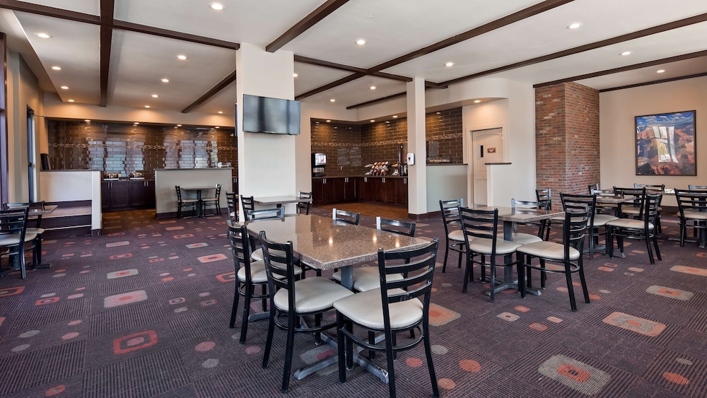 Best Western Pony Soldier Inn & Suites 29/40