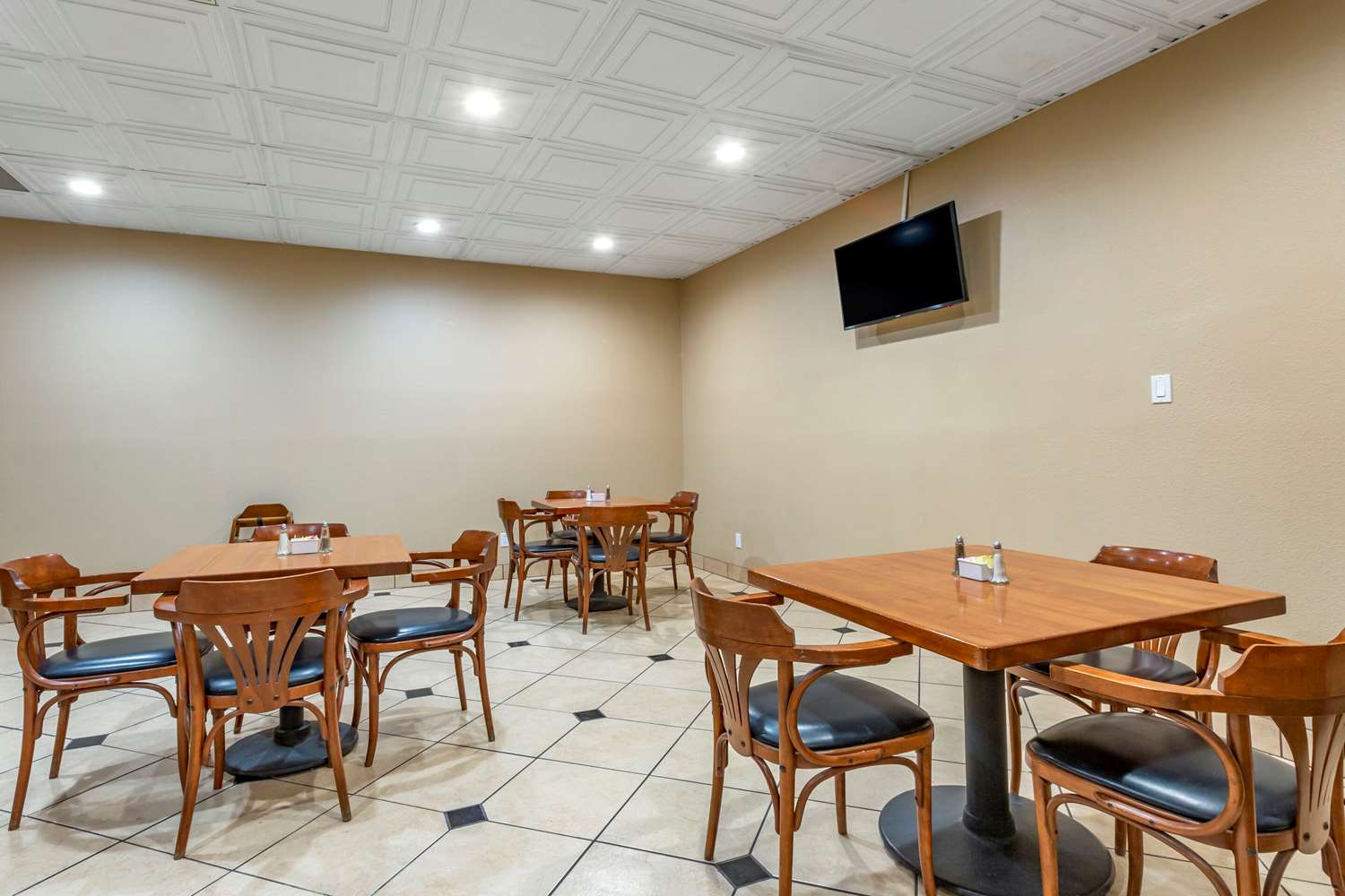 Clarion Inn and Suites Roswell, NM 19/20