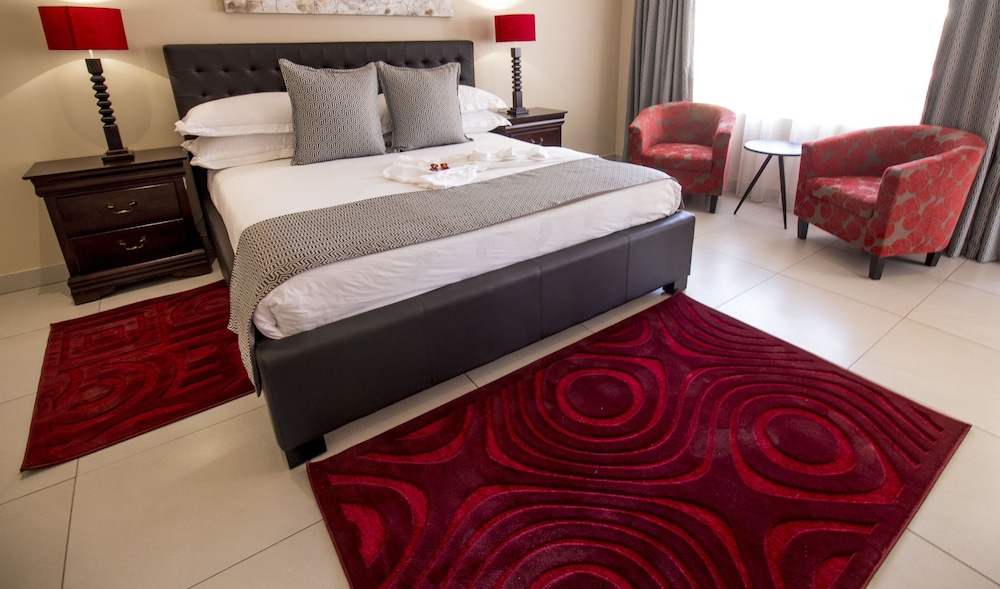 Airport Gardens Boutique Hotel 8/68