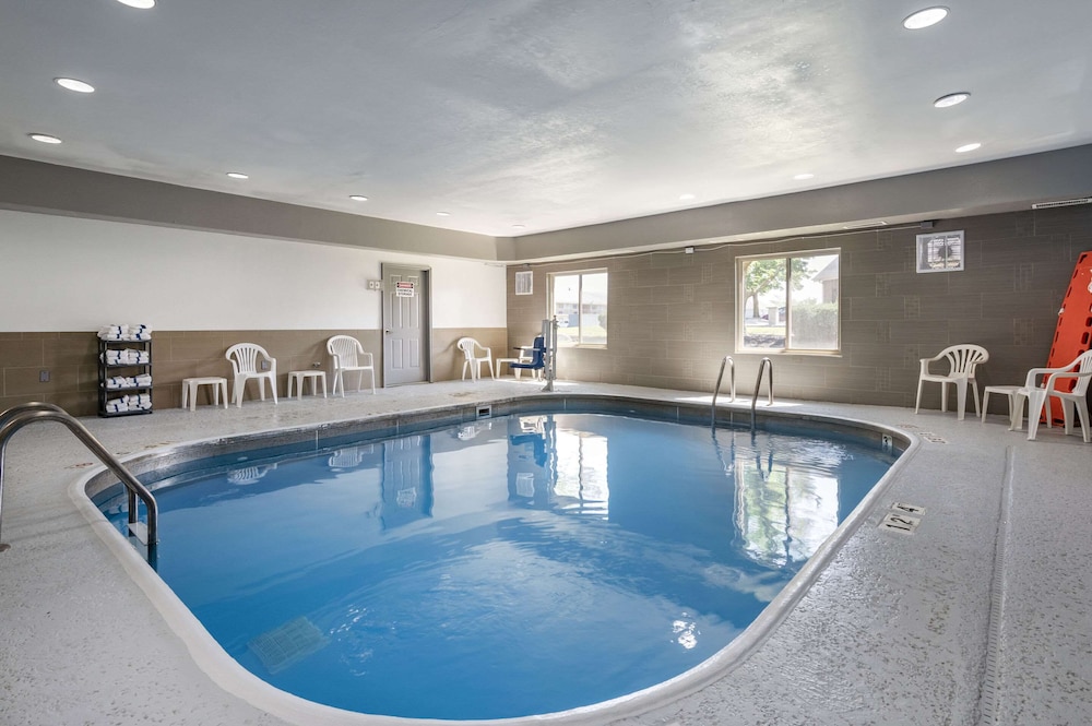 swimming pool spa