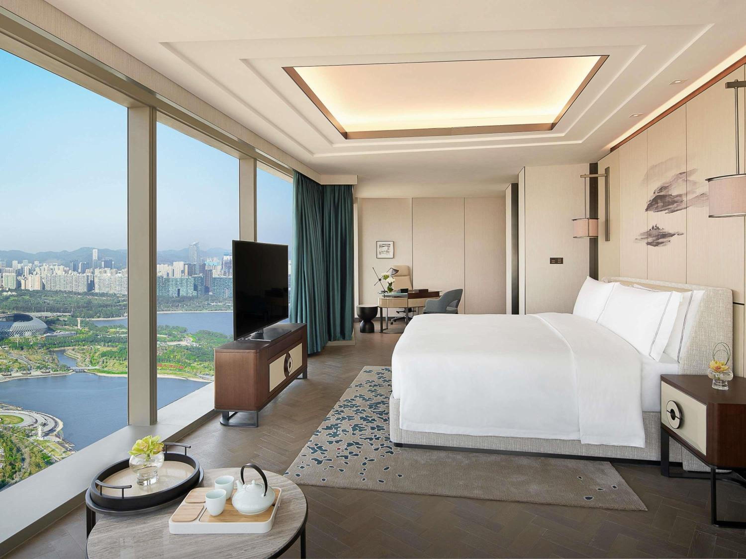 Metropolitan, Studio, King Bed, Park View