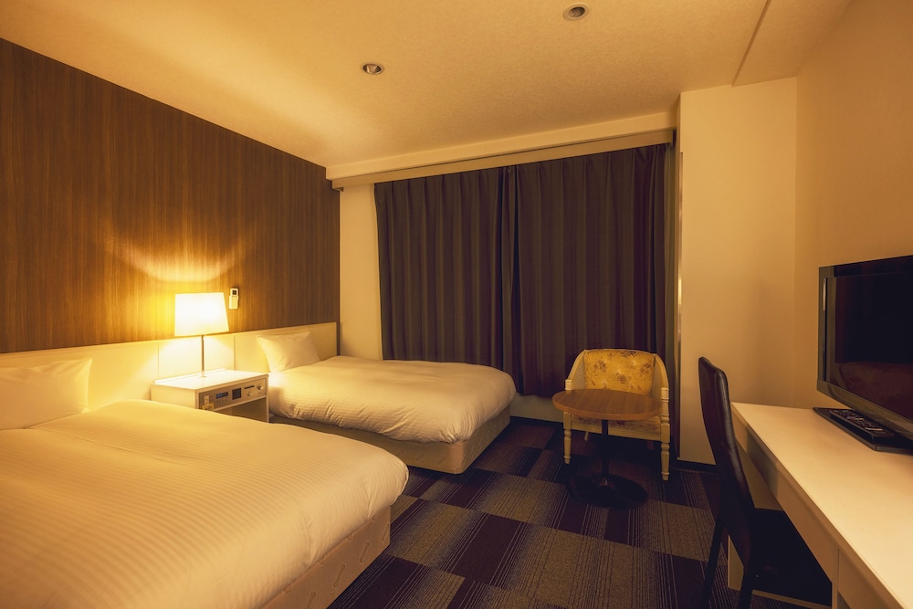 City Hotel Airport In Prince 27/63