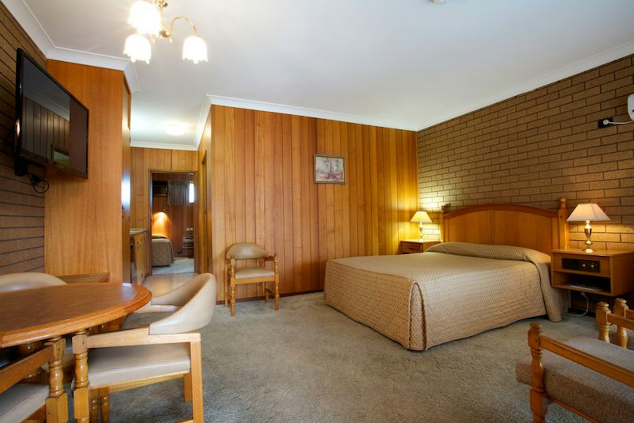 Golden Grain Motor Inn 36/54