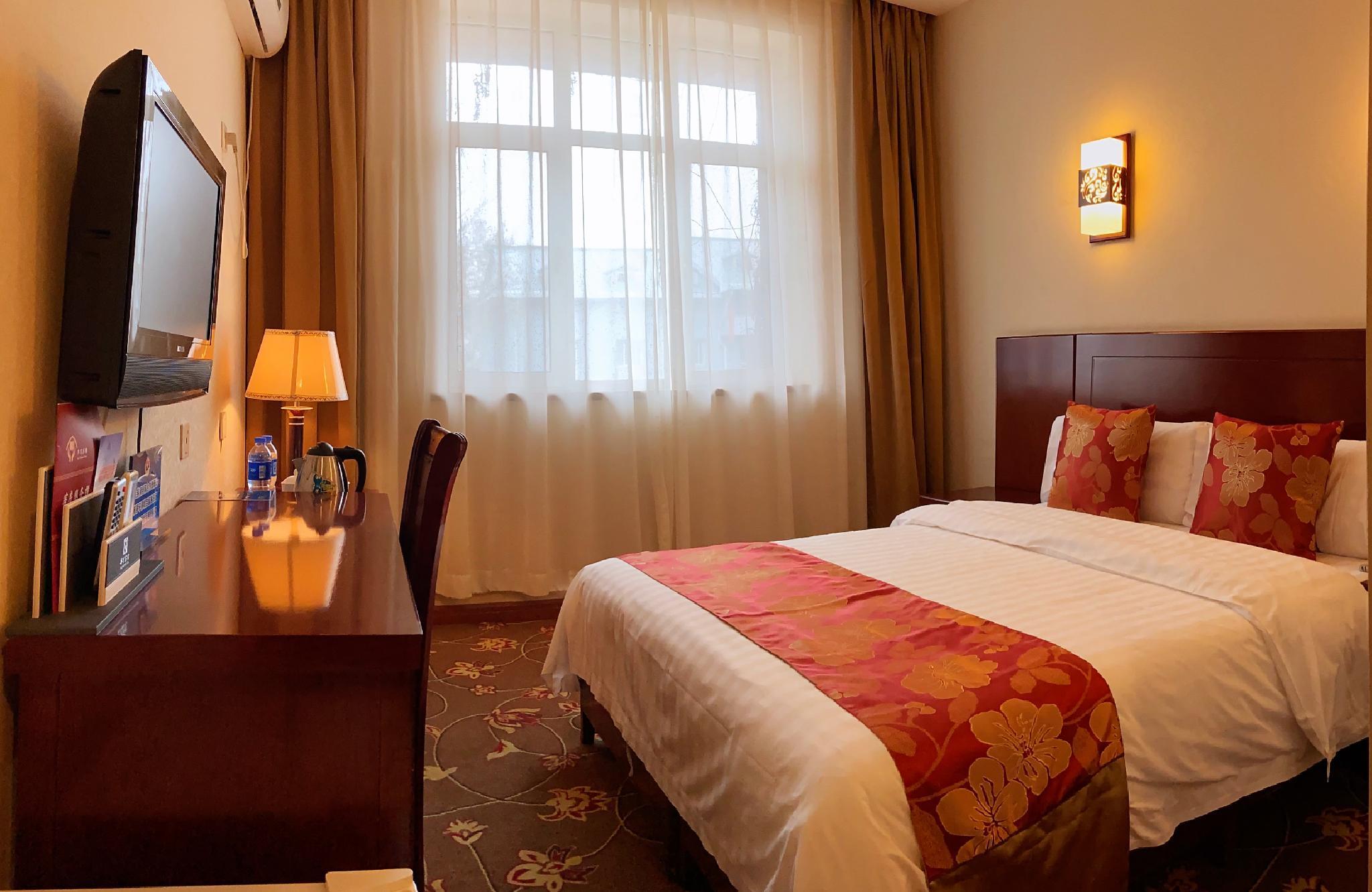 STANDARD QUEEN ROOM